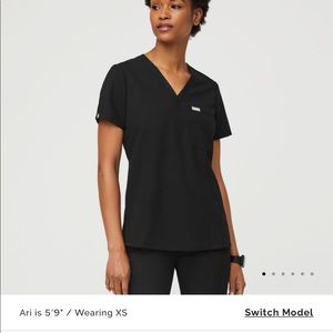 Figs Catarina One Pocket Top